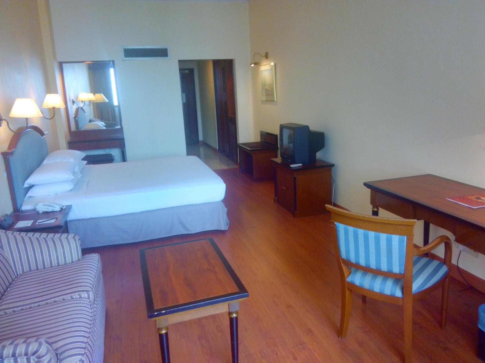 Dynasty Hotel Куала Лумпур Екстериор снимка
