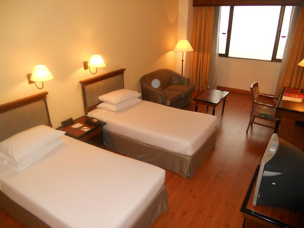 Dynasty Hotel Куала Лумпур Екстериор снимка
